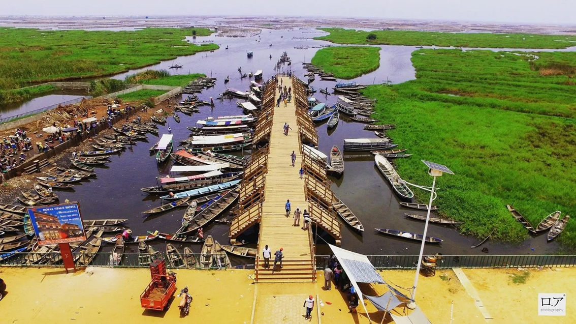 ABOMEY-CALAVI : TERMINAL LACUSTRE,  halles vivrière & poissonnière – BÉNIN
